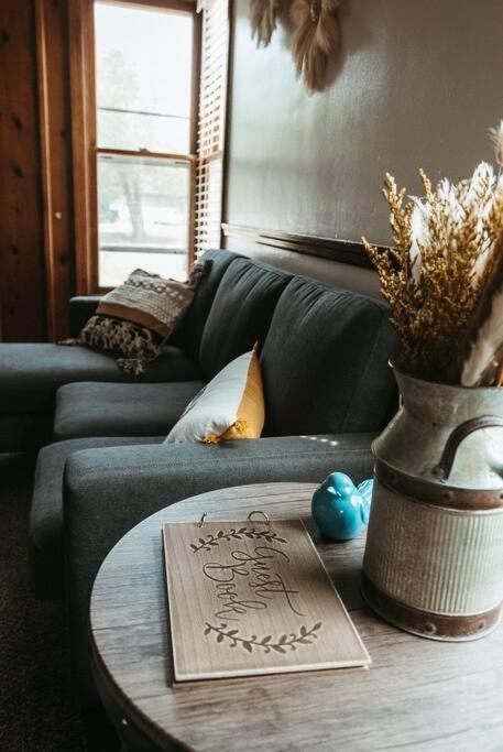 Bluebird Cottage, Walking Distance To Fairgrounds Hutchinson Eksteriør billede